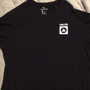 Nike sb large shirt